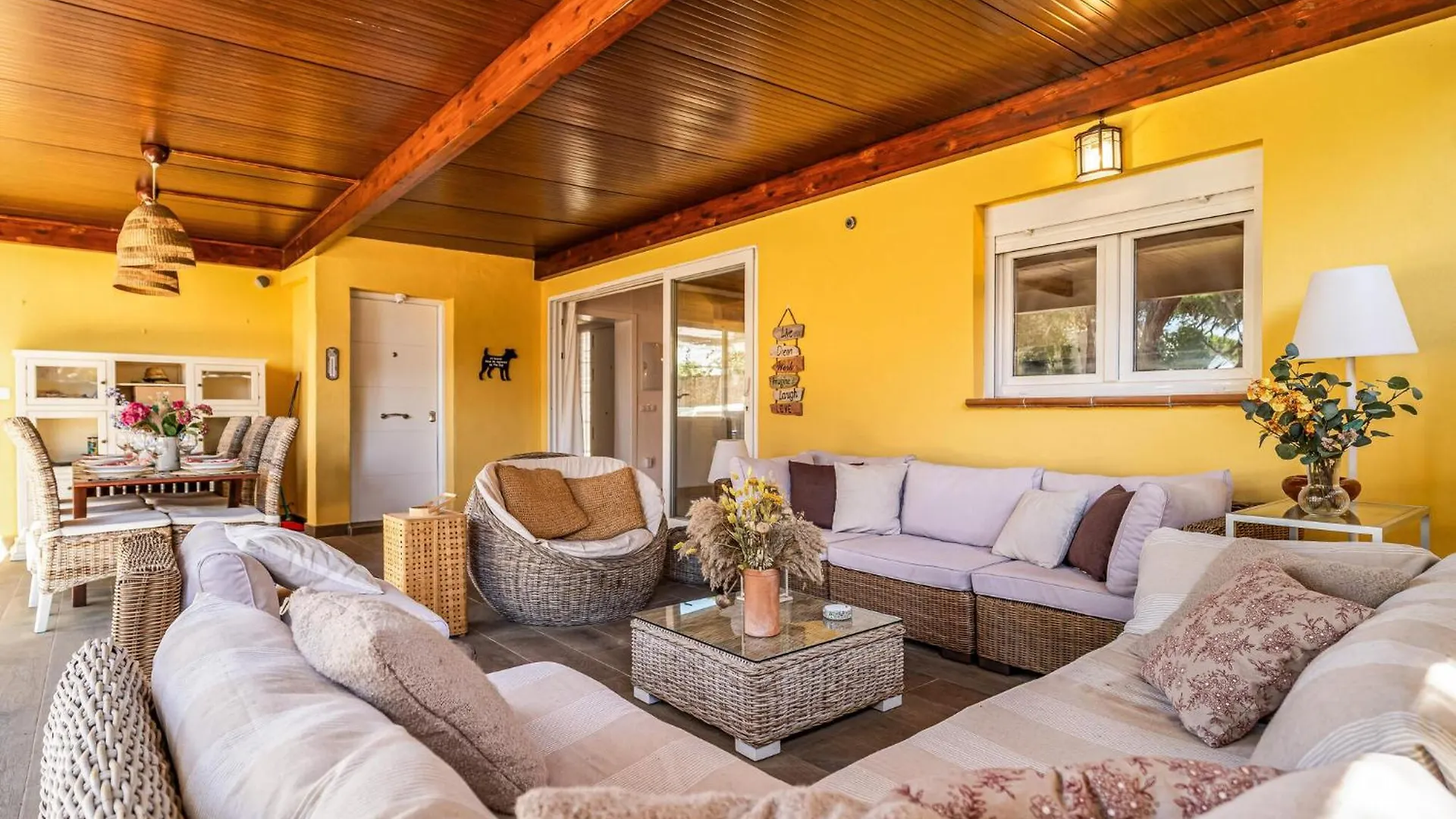 Gorgeous Home In Chiclana De La Frontera
