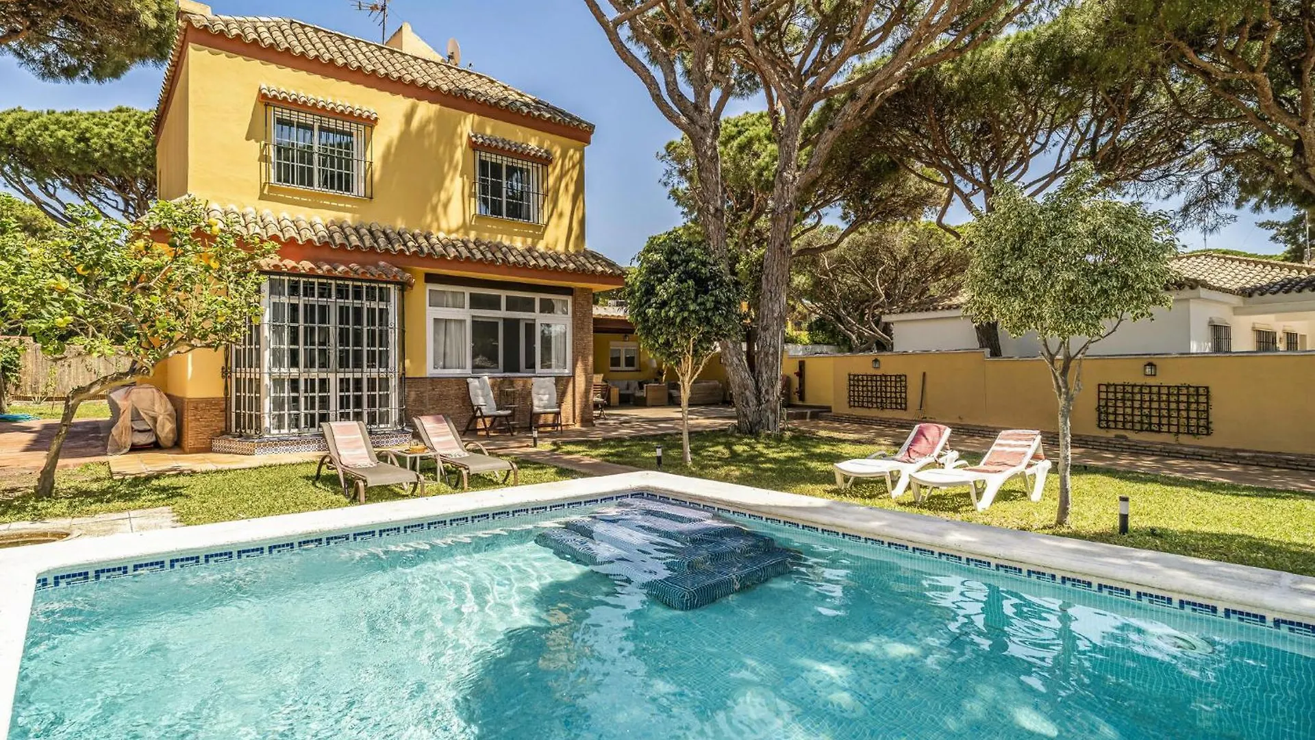 Gorgeous Home In Chiclana De La Frontera location